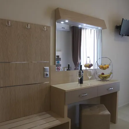 Amalia Center * Βρασνά