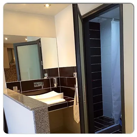 Amalia Center Βρασνά