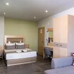Amalia Center * Βρασνά
