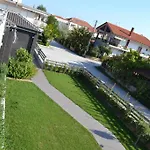 Amalia Center