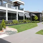 Amalia Center