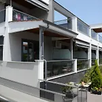 Amalia Center 公寓 Vrasná