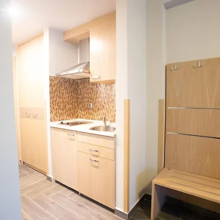 Amalia Center * Vrasná