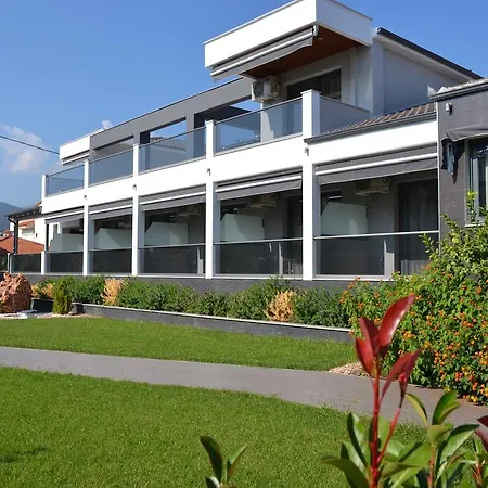 Lägenhet Amalia Center Vrasná